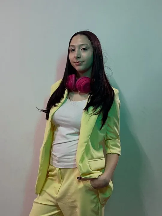 Aluna da turma de K-pop da Escola de Dança We em Guarulhos