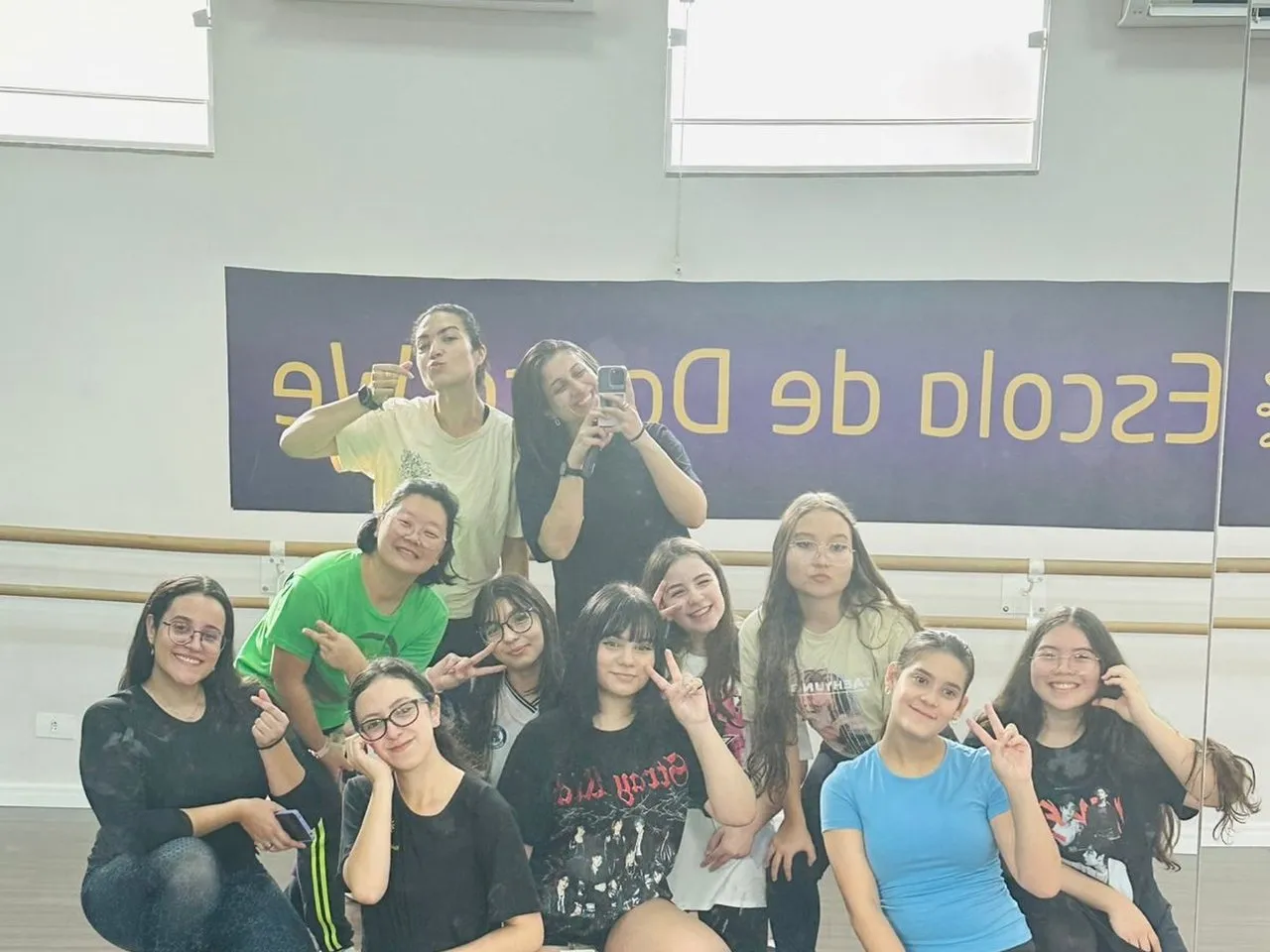 Aula de K-pop na Escola de Dança We, em Guarulhos